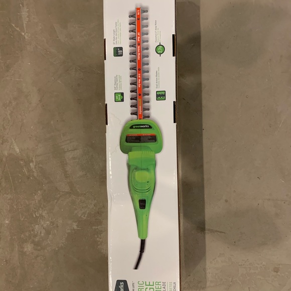 Greenworks Electric Hedge Trimmer - Picture 2 of 8